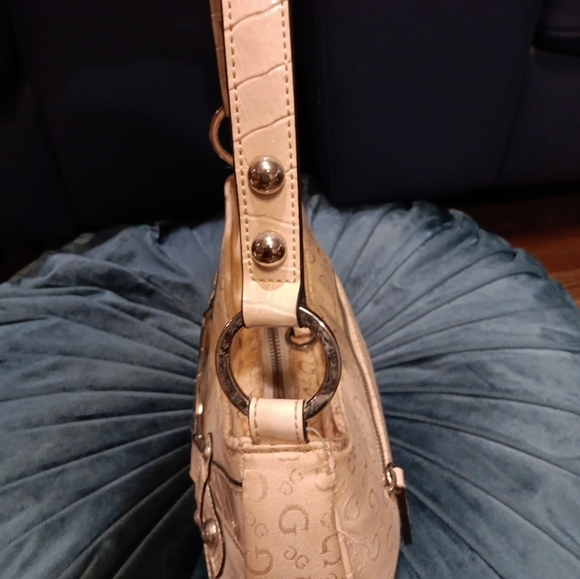 Vintage Y2k Guess Cream Shoulder Bag with Gold Accents With Small Wallet - Picture 7 of 10
